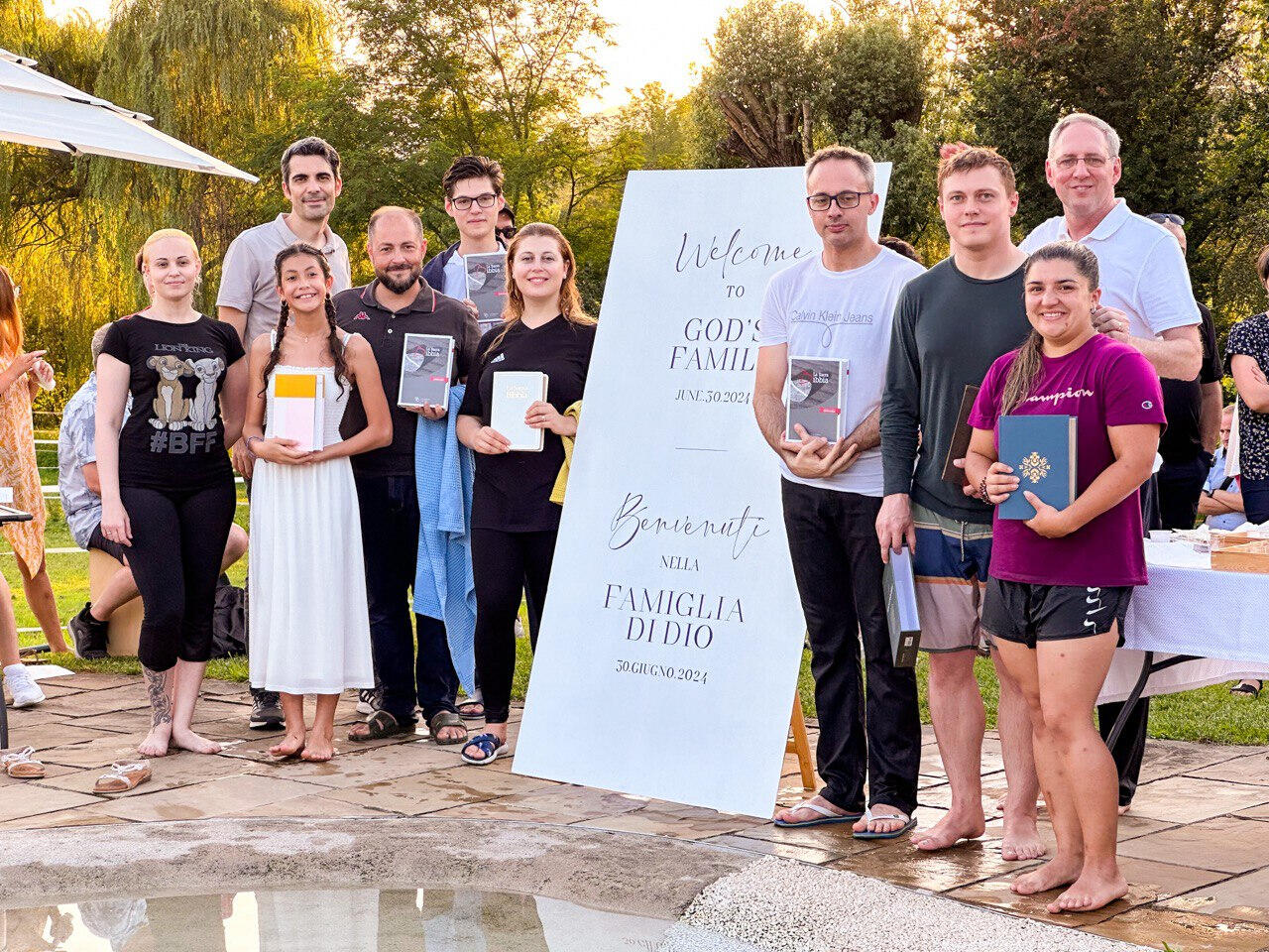 Il 30 giugno abbiamo accolto nella famiglia di Dio 9 persone preziose.